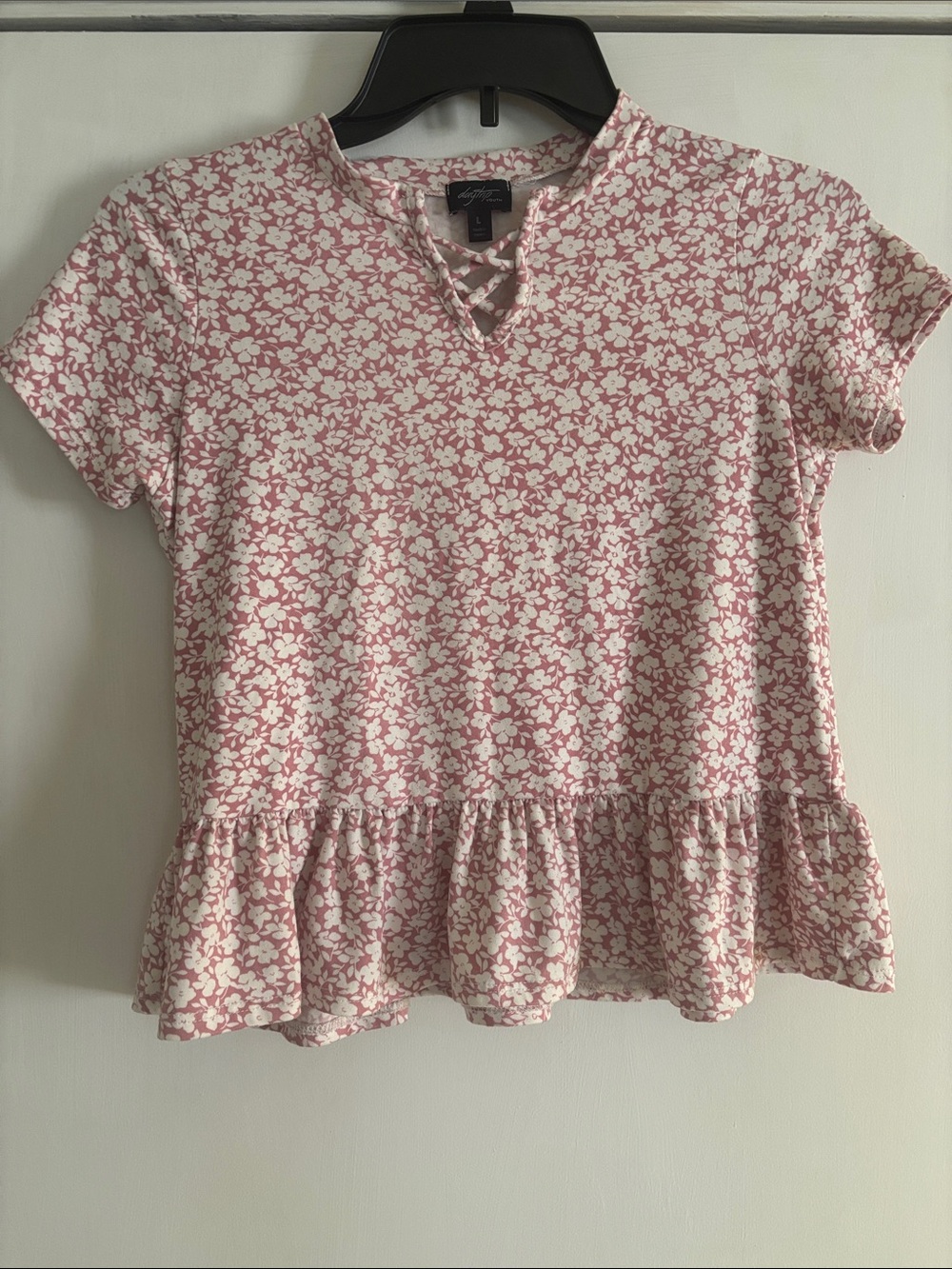 Buckle Pink and White Floral Ruffle-Hem Short Sleeve Top
